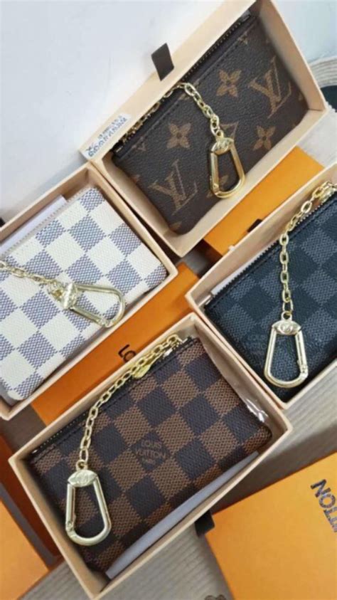 louis vuitton keychain card holder